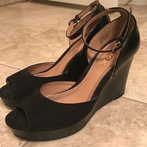 Report Wedge Heel